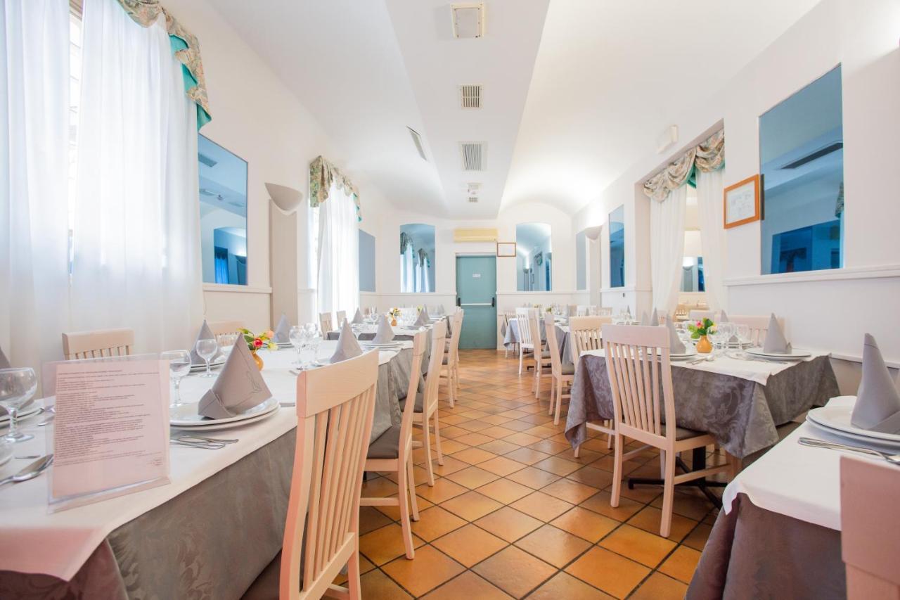 Hotel Villa Verde Ривоторто Экстерьер фото