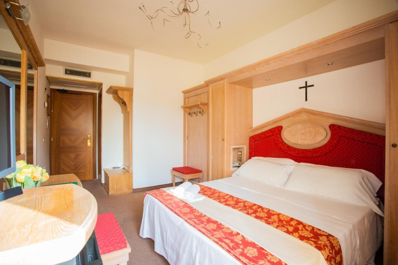 Hotel Villa Verde Ривоторто Экстерьер фото